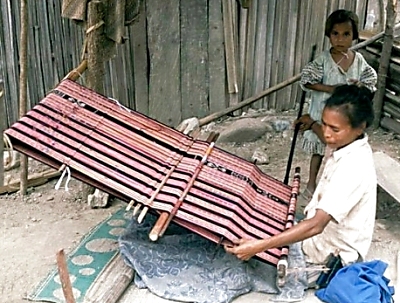 Ikat weaver in Cova Lima, Timor-Leste