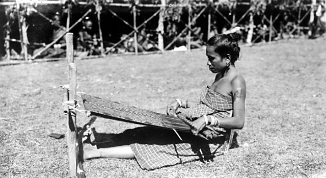 Timorese weaver, early 20th C.