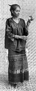 Kisarese lady spinning, early 20th C.