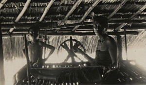Lamaholot woman spinning